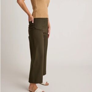 Green Cargo Pants with Wide-Leg Style